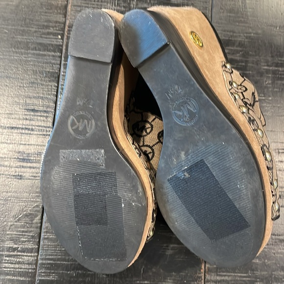 Michael Kors wedges in excellent condition only worn twice - Picture 4 of 8